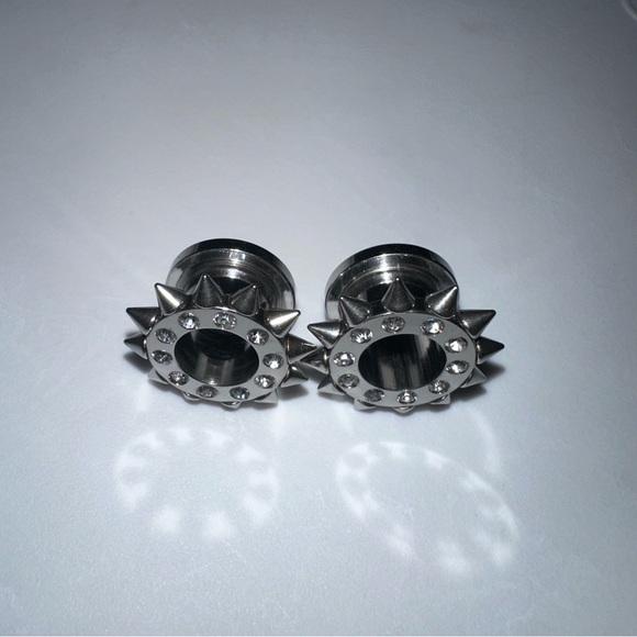 New 10 mm Ear Plugs piercings Earrings lobes never worn - Picture 2 of 6